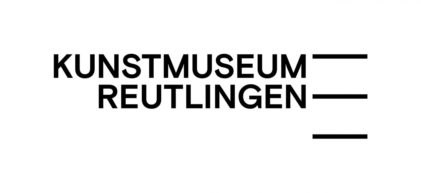 Logo mit drei vertikalen Streifen untereinander gereiht rechts von Kunstmuseum Reutlingen
