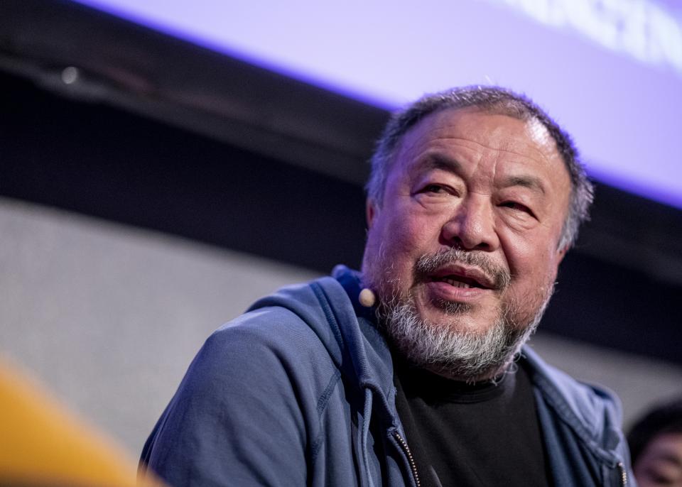  Ai Weiwei bei der Buchvorstellung seines neuen Buches "Manifest ohne Grenzen" in Berlin 