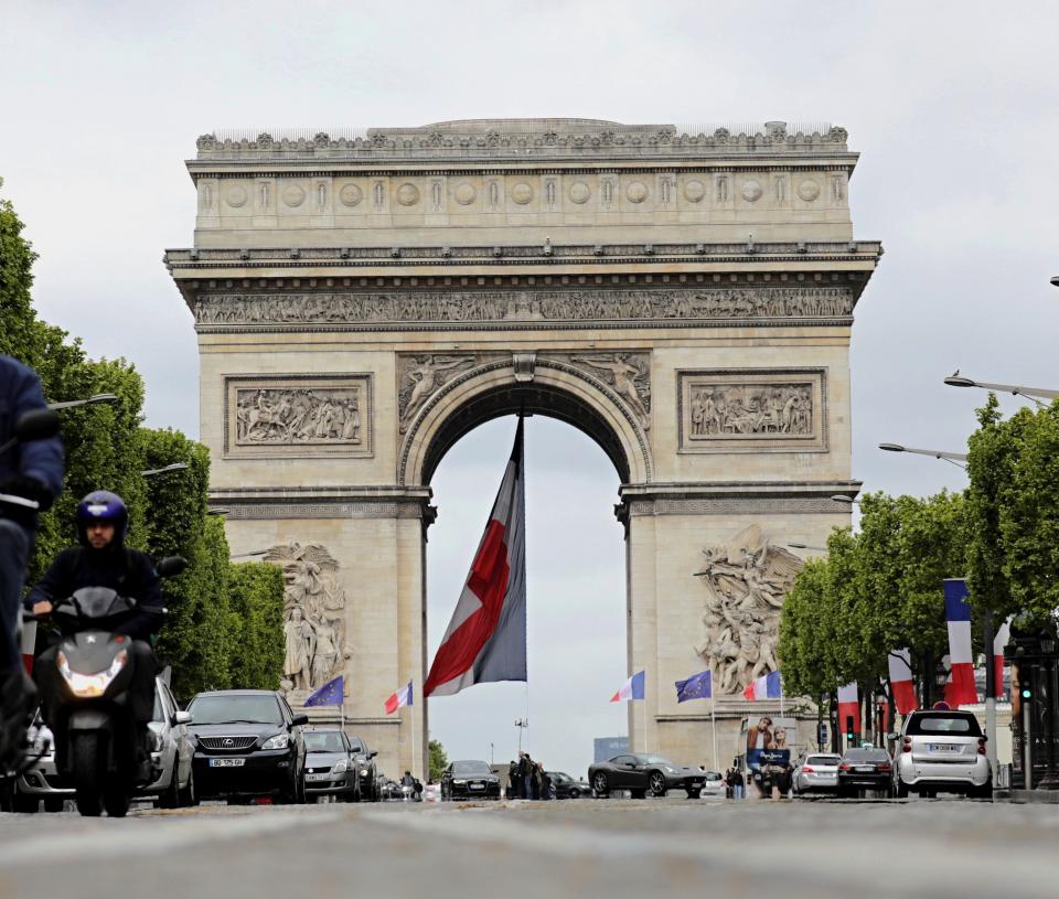 Christo will im Herbst den Pariser Arc de Triomphe verhüllen