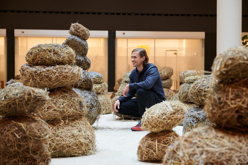 Galerie Emalin präsentiert Augustus Serapinas mit seinen "Mudmen"
