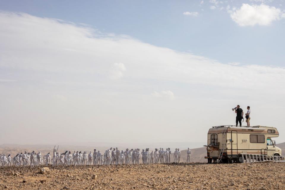 Menschen posieren nackt für den Künstler Spencer Tunick als Teil einer Kunstaktion in der Wüste in der Nähe des Toten Meeres