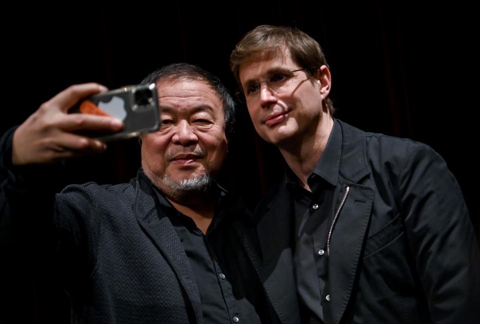 Künstler Ai Weiwei (links) mit Autor Daniel Kehlmann bei der Vorstellung von Ais Autobiografie in Berlin