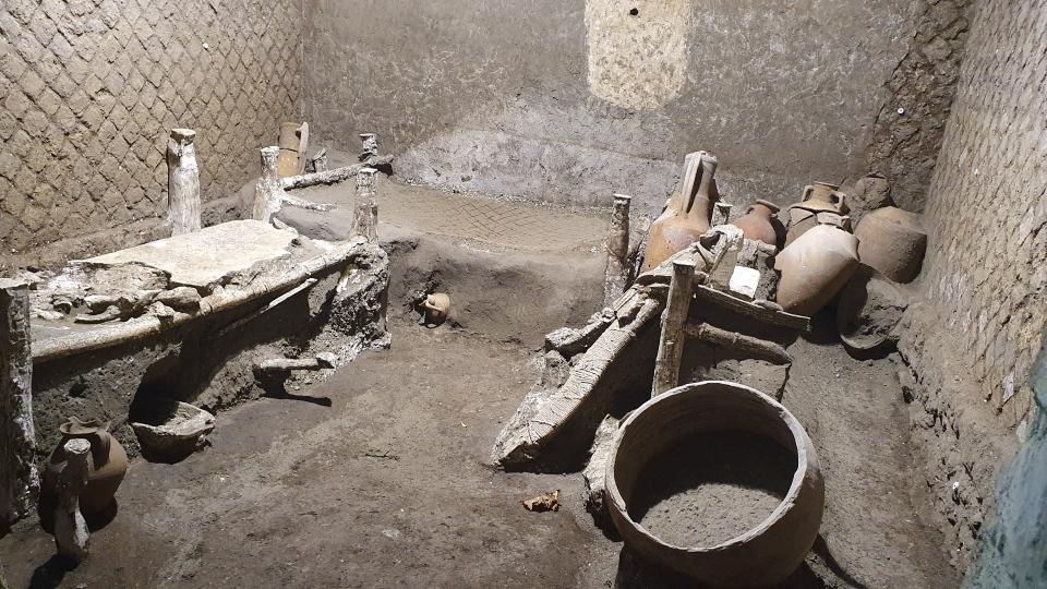 Archäologen haben bei Ausgrabungen in der versunkenen Stadt Pompeji ein gut erhaltenes Sklavenzimmer entdeckt