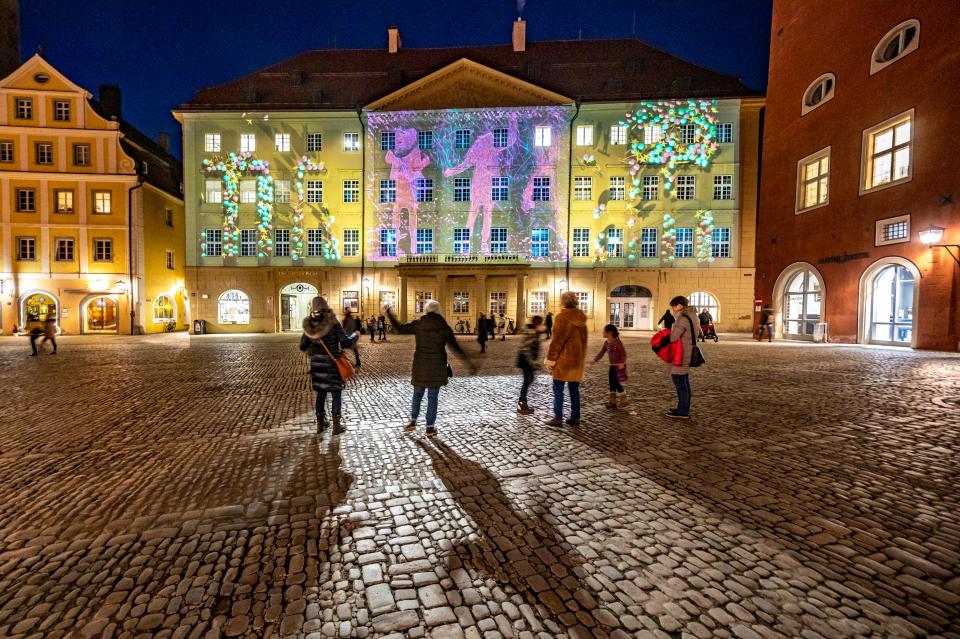 Eine Illumination der Lichtkünstler "Die Bildmaschine" am Thon-Dittmer-Palais, Regensburg